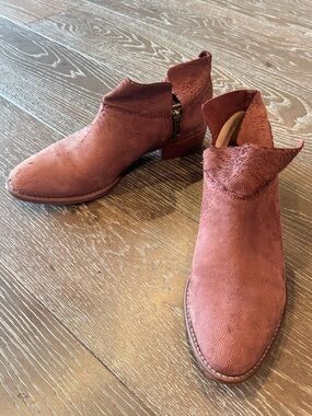 Seychelles Anthropologie Suede Snare Towel Ankle Boots